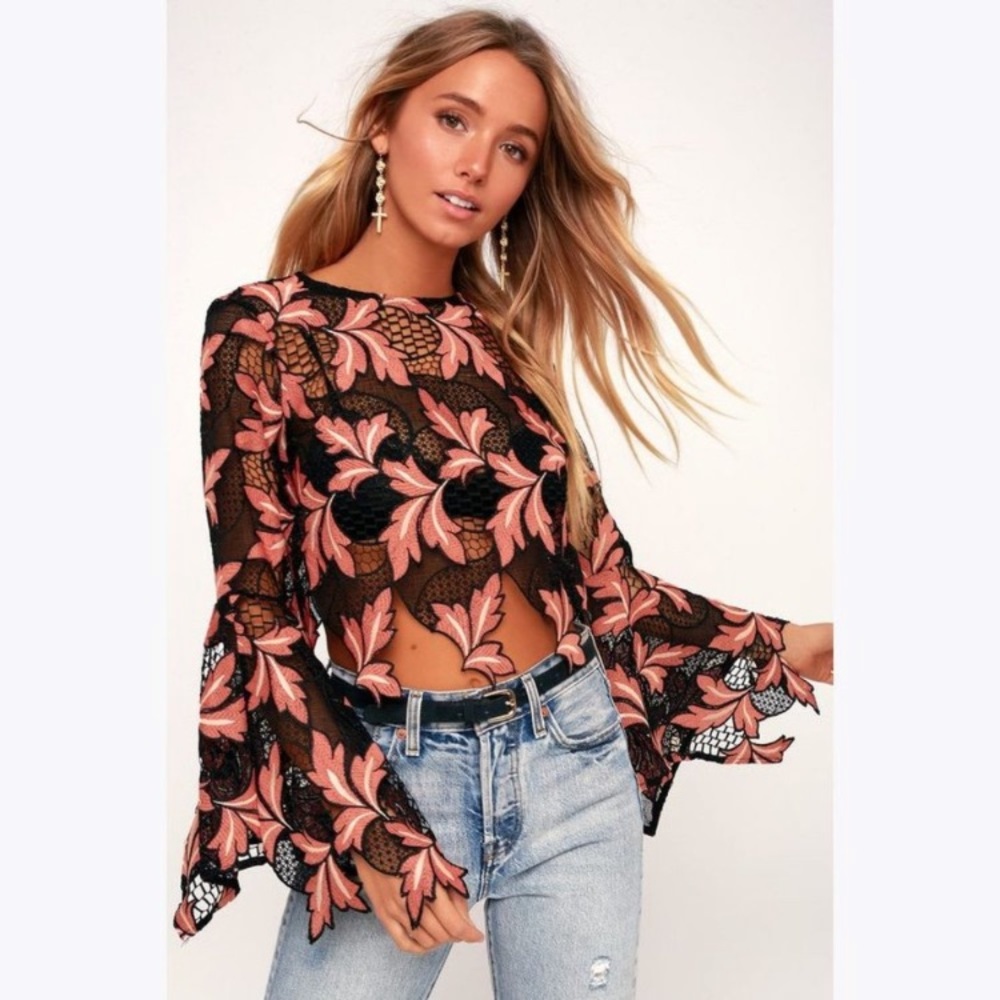 LULU’s Whisper In Your Ear Embroidered Bell Sleeve Crop Top Coral/Black M